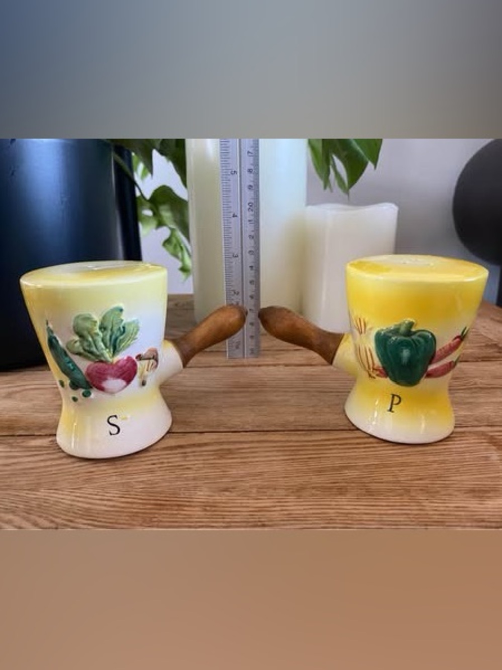 Vintage Ceramic Saucepan Salt & Pepper Shakers Set Wooden Handle Japan Veggie